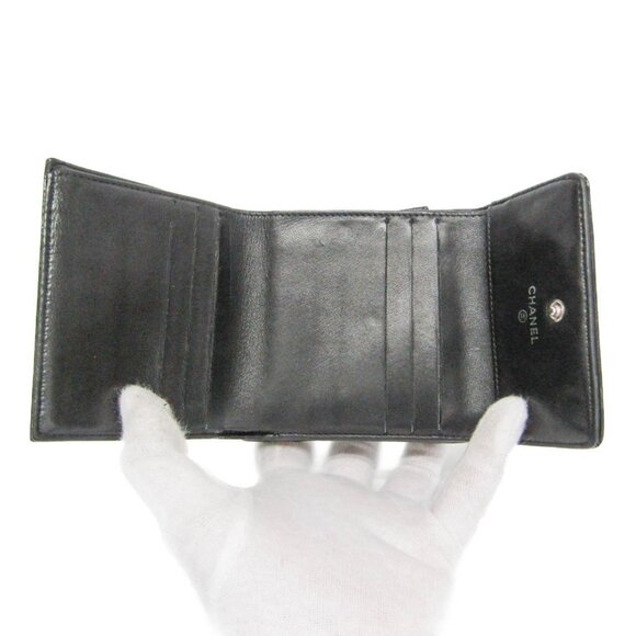 CHANEL Authentic Black Leather Wallet - Picture 4 of 16